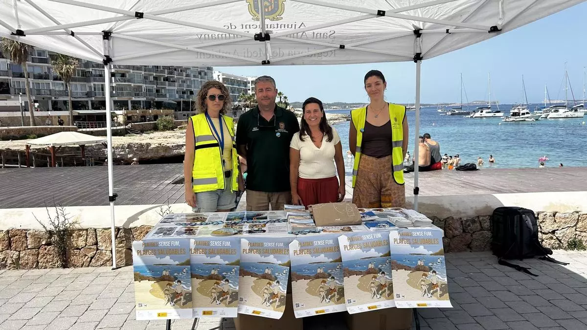Imatge not&iacute;cia Una playa para respirar: Cal&oacute; des Moro se consolida como espacio libre de humo